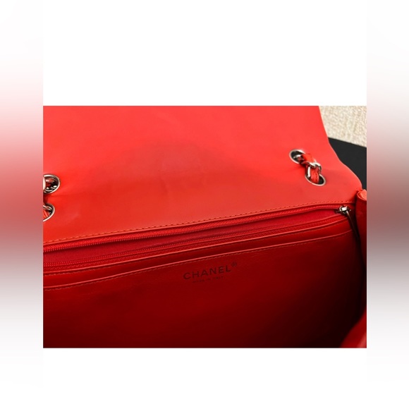 Chanel Classic Chevron Quilted Leather Flap Crossbody Shoulder Bag - Picture 3 of 16